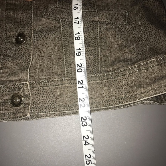 Baccini Women’s Animal Print Jean Jacket Size: Medium - Picture 10 of 10